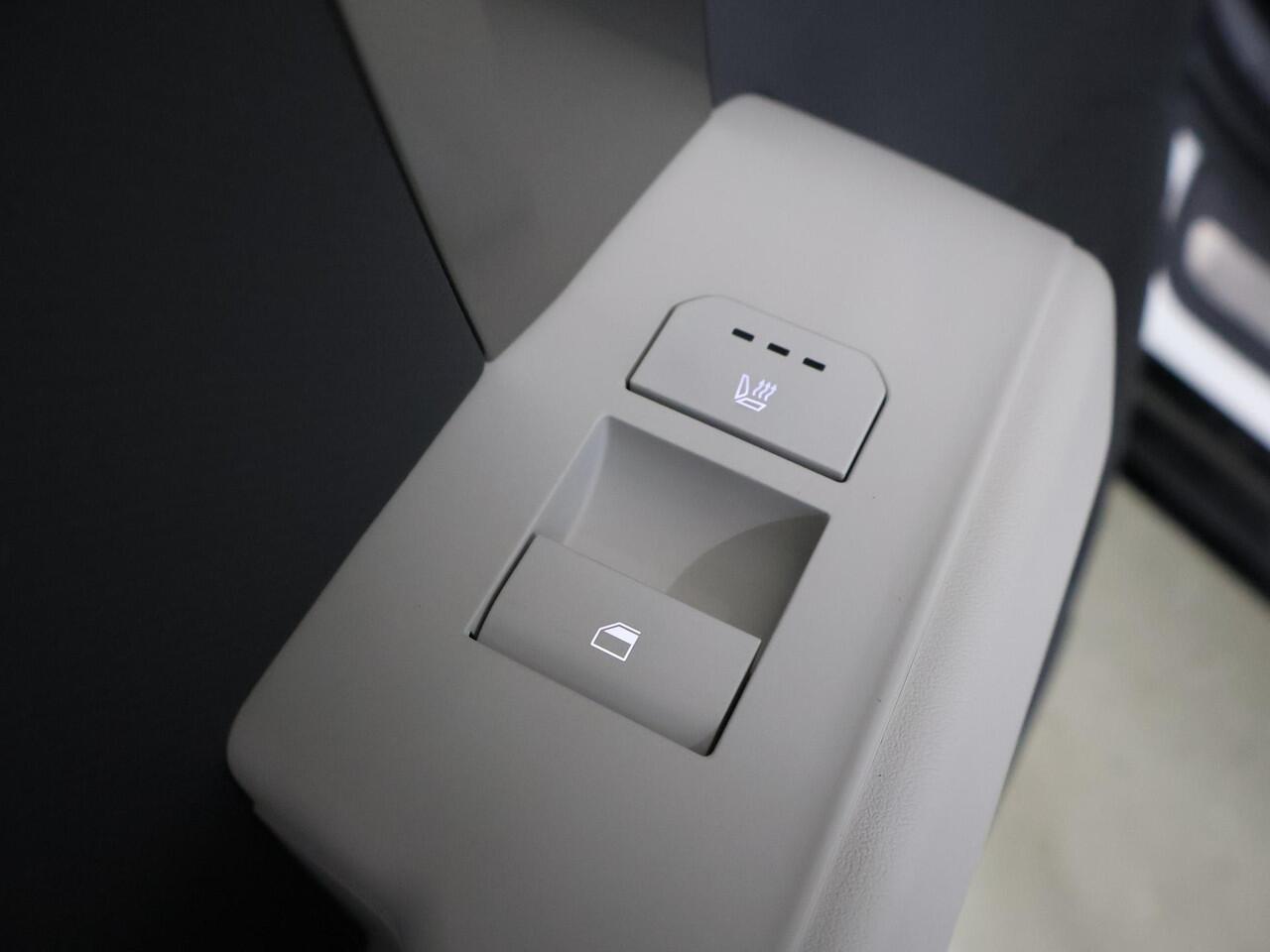 KIA EV3 GT-Line 81.4 kWh | Panoramaschuifdak | Harman Kardon | LED-koplampen | Verwarmbare achterbank | Ambient lighting |