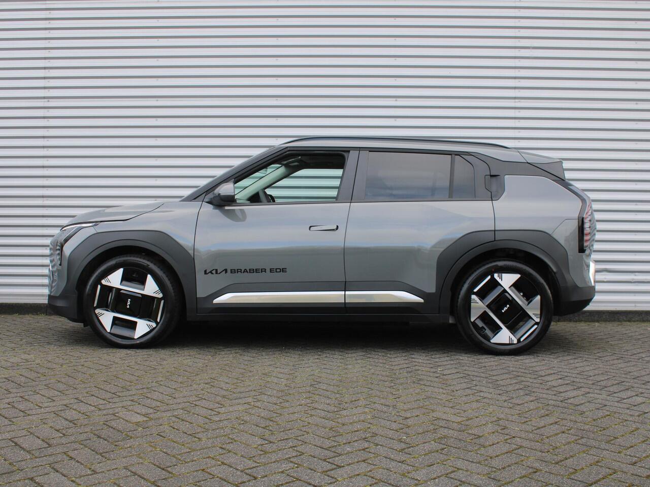 KIA EV3 Plus Advanced 81.4 kWh | Stuur/stoelverwarming | Schuifdak | Camera | Elek. stoelverstelling | 19" LM | Dodehoek detectie | Clima | LED |