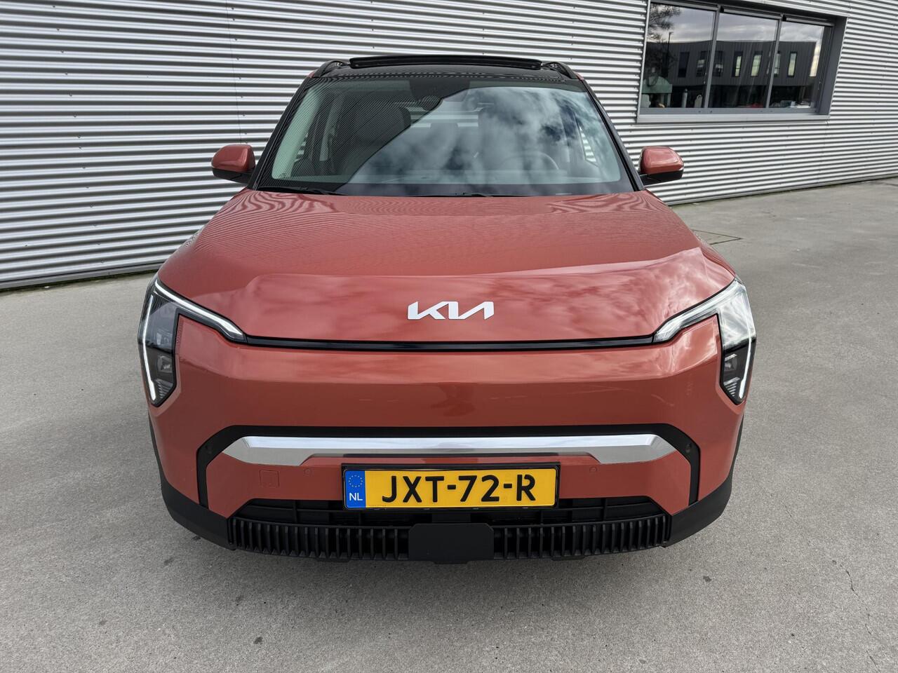 KIA EV3 Plus Advanced 81.4 kWh Demo-auto ! Kmstand kan iets varieeren ! | Informeer altijd even of de auto aanwezig is.