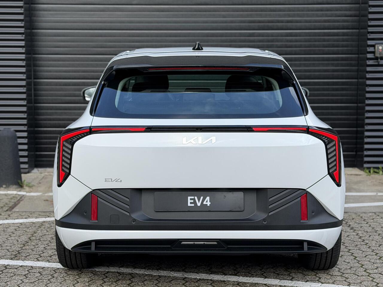 KIA EV4 Air 58.3 kWh | Snel leverbaar | Stoelverwarming | Camera | Navigatie | Parkeersensoren | Apple carplay