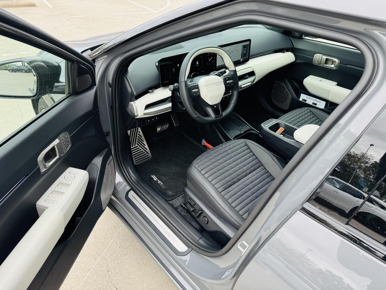 KIA EV4 GT-PlusLine 81.4 kWh Demo auto | kmstand kan iets variëren! | informeer altijd of de auto aanwezig is !