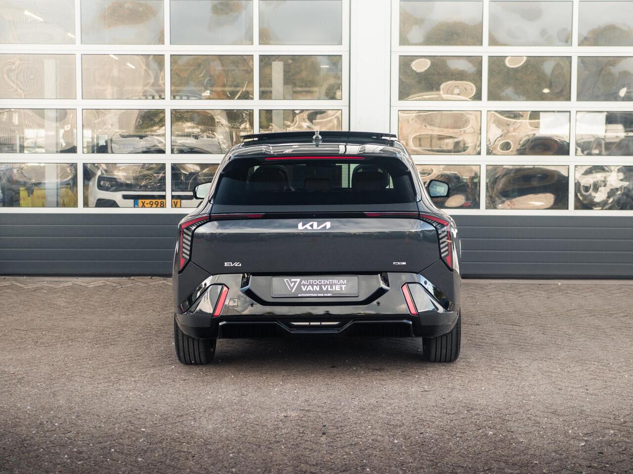 KIA EV4 Hatchback GT-PlusLine 81.4 kWh | Direct leverbaar!