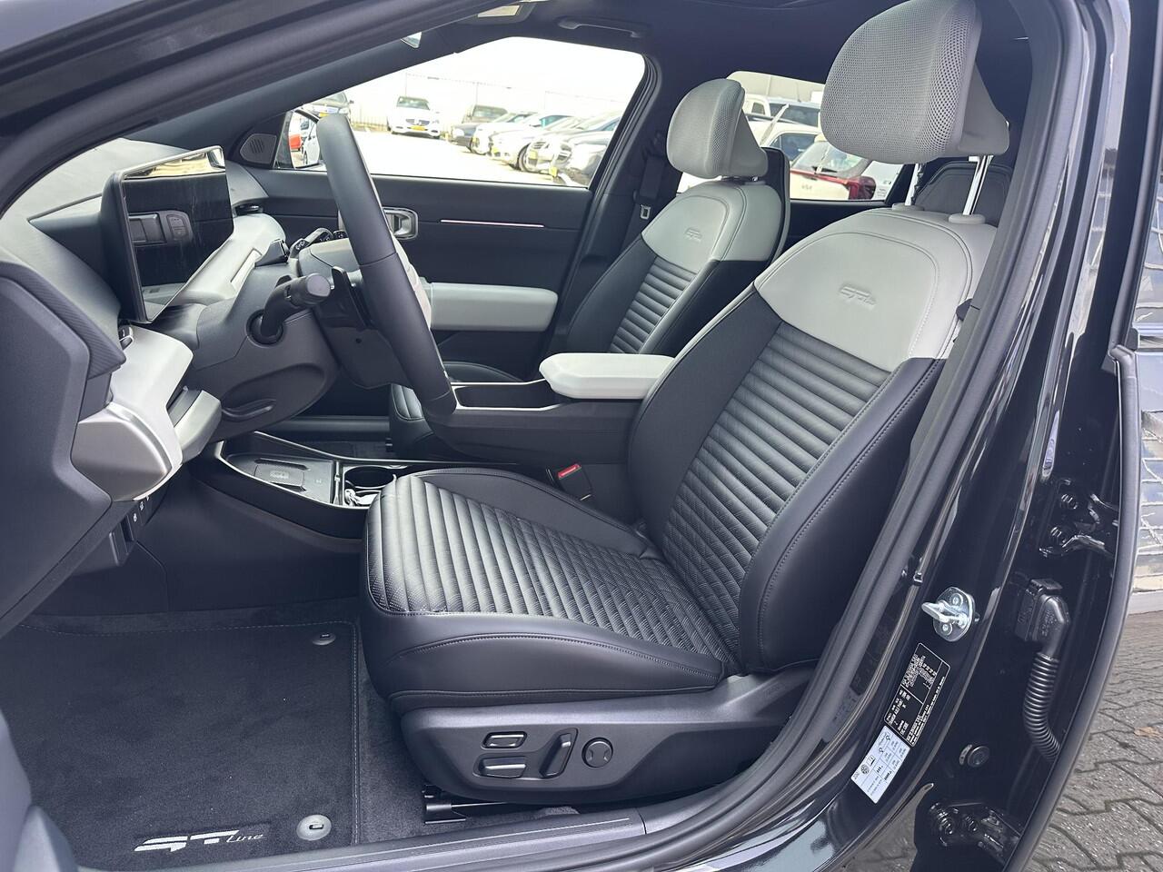 KIA EV4 GT-PlusLine 81.4 kWh Stoelventilatie | Geheugenfunctie voor bestuurdersstoel | Head-up display | 360°-camera | Vehicle-to-Load (V2L) |