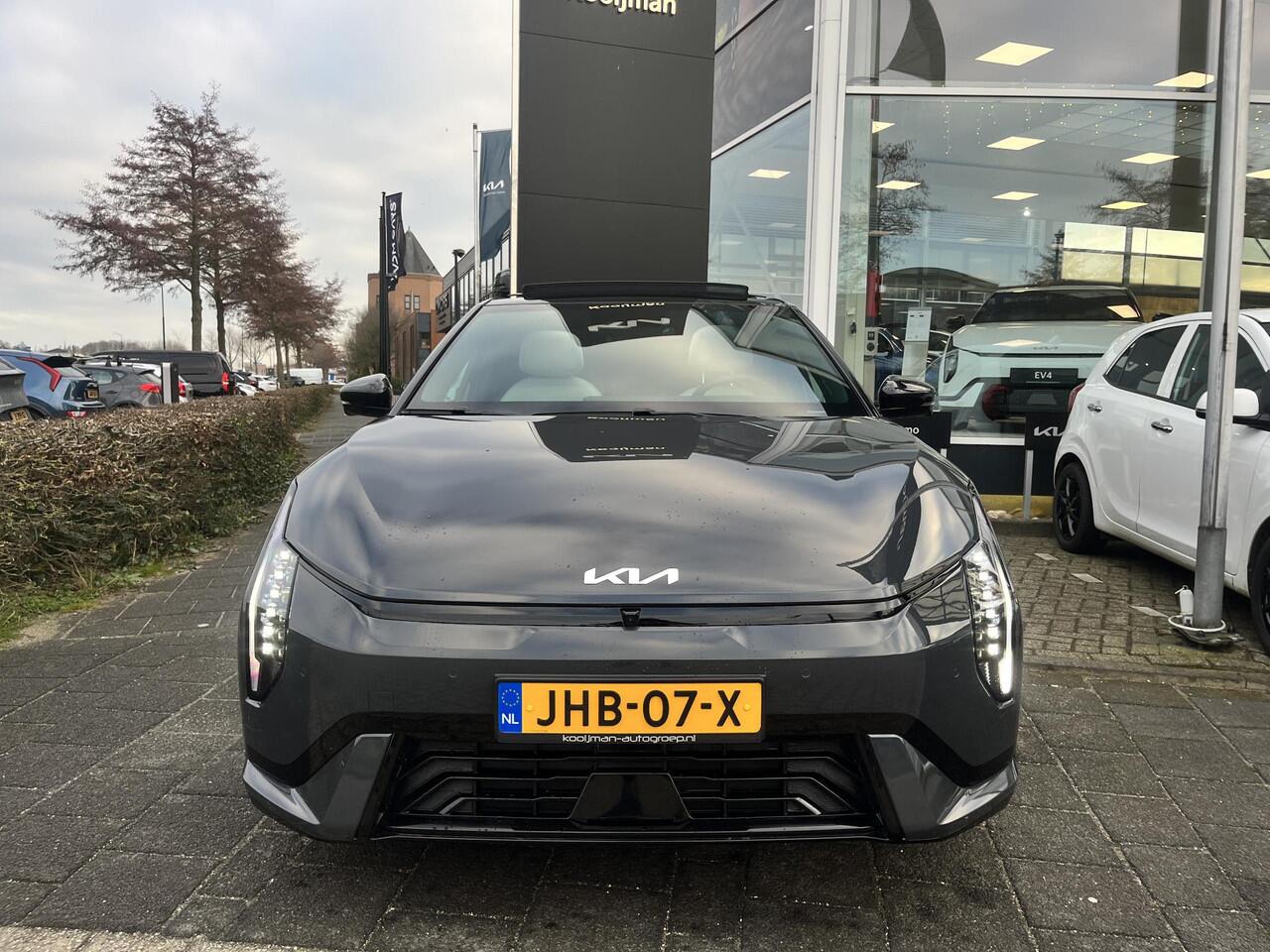 KIA EV4 GT-PlusLine 81.4 kWh Stoelventilatie/verwarming, Eerste Eigenaar, Schuif/Kanteldak , Lederen bekleding, zeer compleet