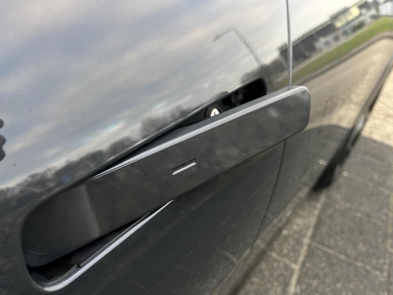 KIA EV4 GT-PlusLine 81.4 kWh Stoelventilatie/verwarming, Eerste Eigenaar, Schuif/Kanteldak , Lederen bekleding, zeer compleet