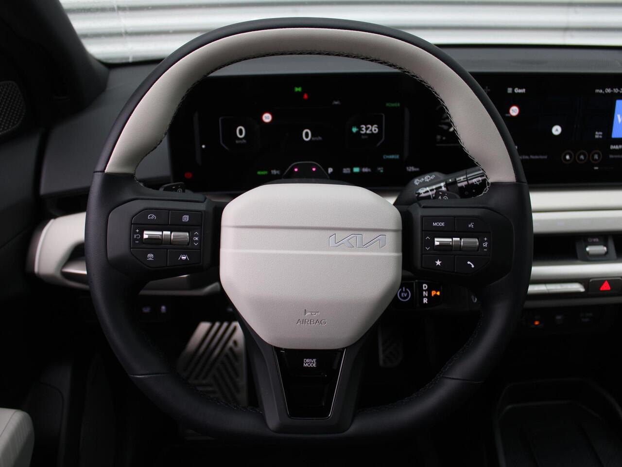 KIA EV4 GT-PlusLine 81.4 kWh | Schuifdak | Stuur-/stoelverwarming + ventilatie | Camera rondom | Elek. stoelverstelling | Leer | HUD | LED | 19" LM |