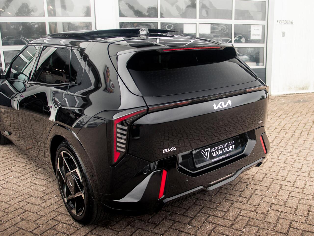 KIA EV4 GT-PlusLine 81.4 kWh | Uit voorraad leverbaar