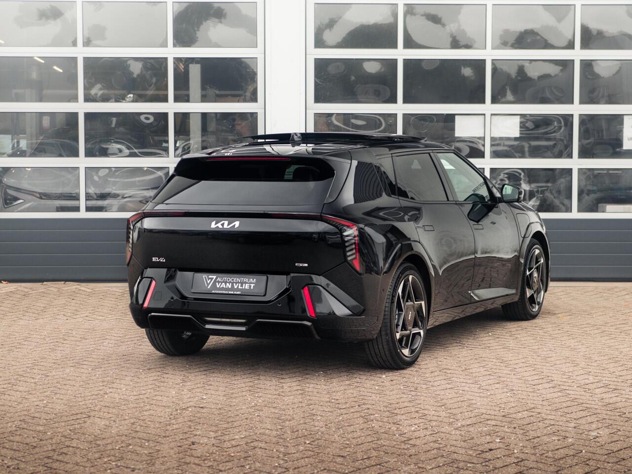 KIA EV4 GT-PlusLine 81.4 kWh | Uit voorraad leverbaar