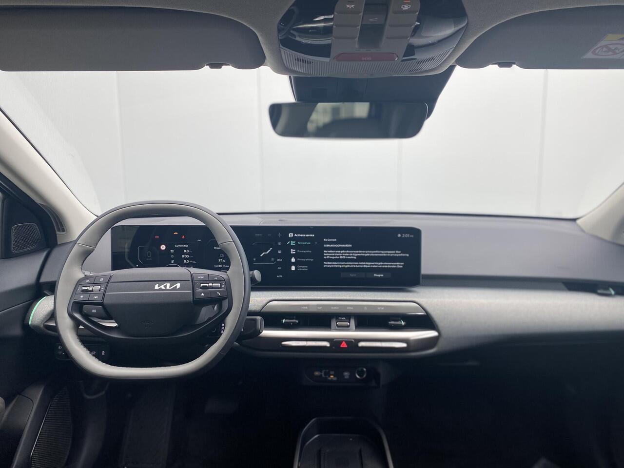 KIA EV4 Plus Advanced 81.4 kWh | Panoramaschuifdak | Verwarmbare achterbank | Harman Kardon | Privacy glass | Dodehoekassistentie |