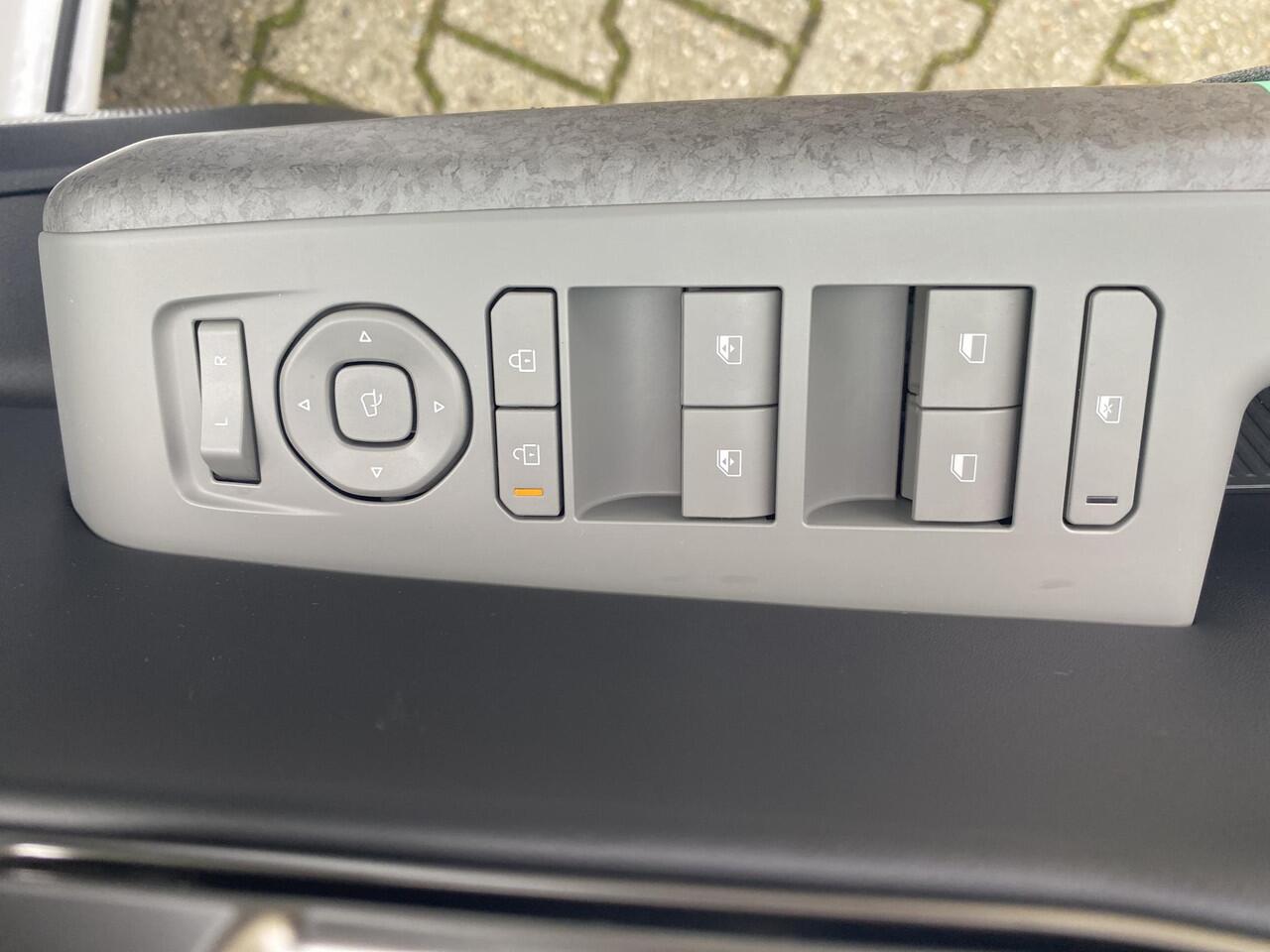 KIA EV4 Plus Advanced 81.4 kWh | Panoramaschuifdak | Verwarmbare achterbank | Harman Kardon | Privacy glass | Dodehoekassistentie |