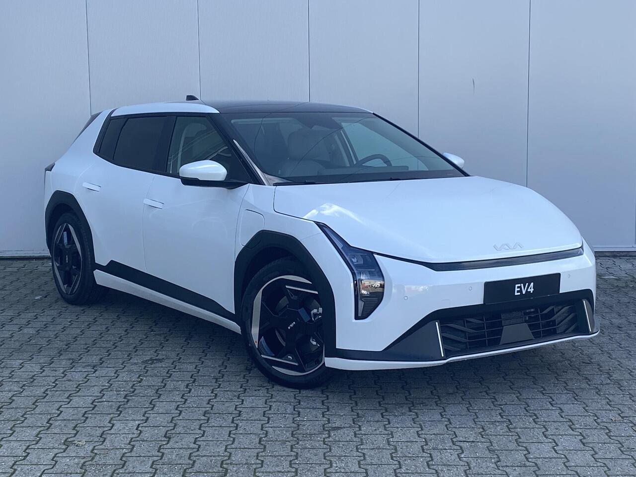 KIA EV4 Plus Advanced 81.4 kWh | Panoramaschuifdak | Verwarmbare achterbank | Harman Kardon | Privacy glass | Dodehoekassistentie |