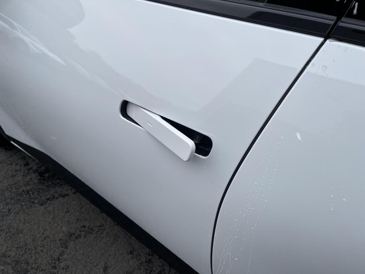 KIA EV4 GT-Line 81.4 kWh Nu Rijklaar voor ¤. 44.295,= inclusief lopende Kia acties! in de kleur Parelmoer Wit !