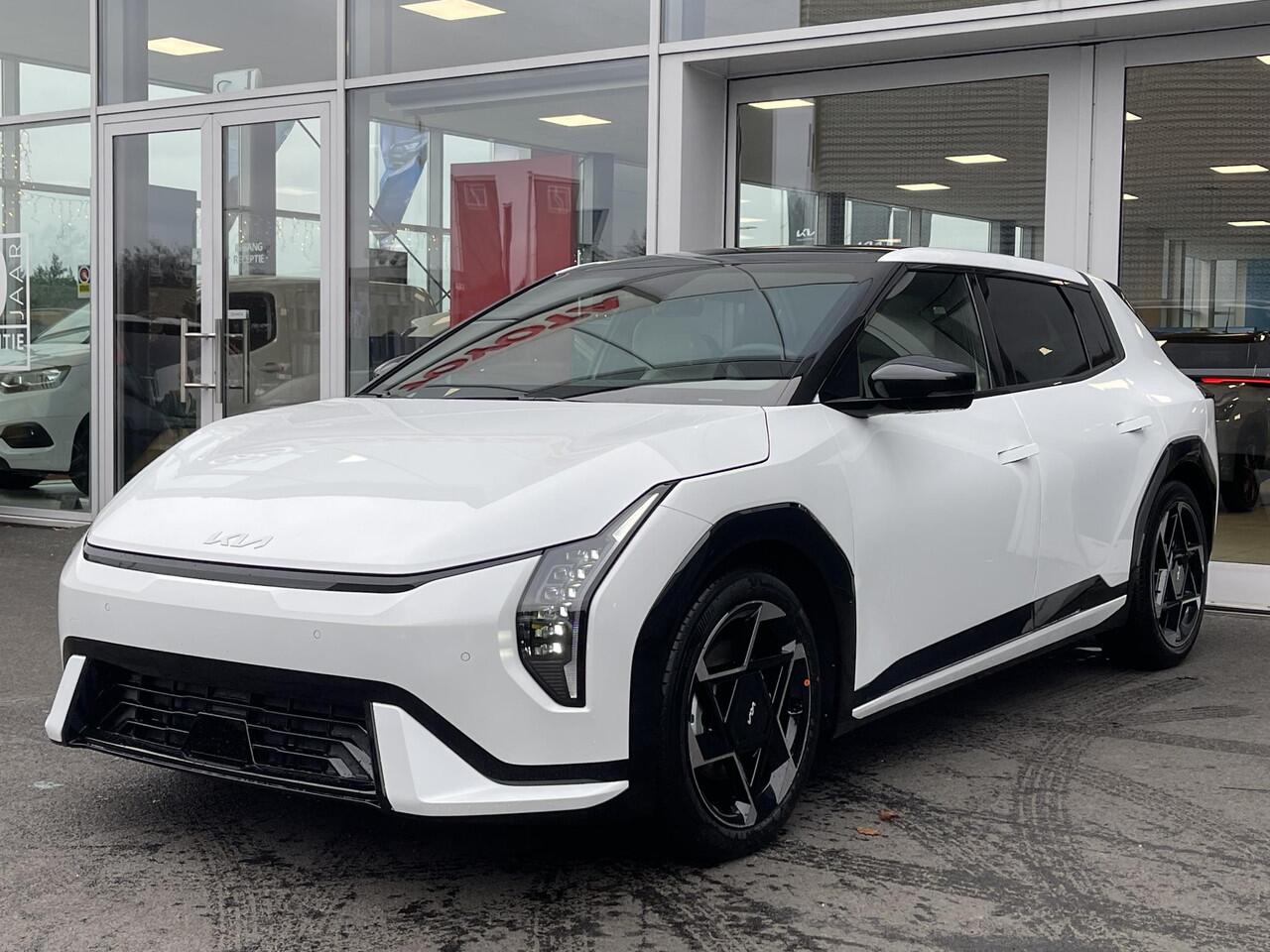 KIA EV4 GT-Line 81.4 kWh Nu Rijklaar voor ¤. 44.295,= inclusief lopende Kia acties! in de kleur Parelmoer Wit !