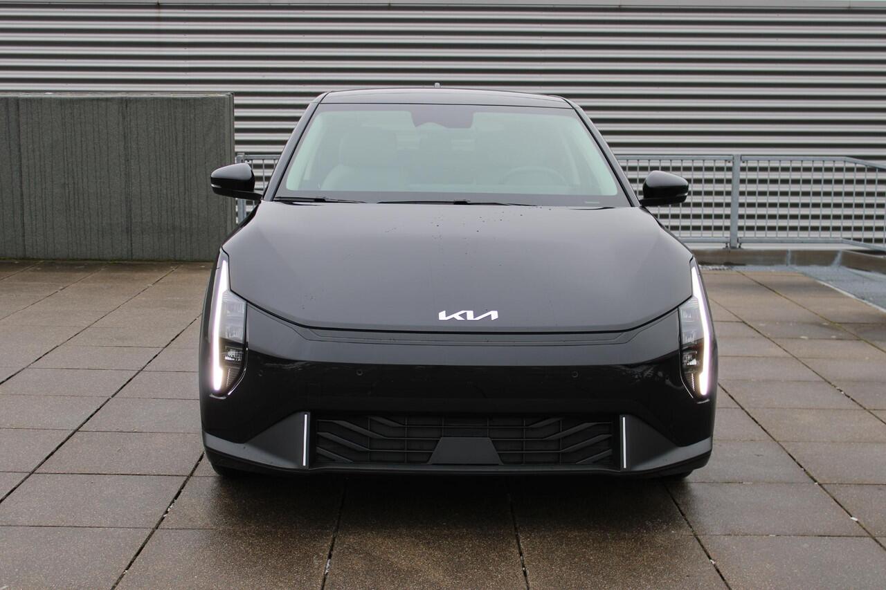 KIA EV4 Plus Advanced 58.3 kWh Navi / Camera / Panoramadak / Direct uit voorraad leverbaar