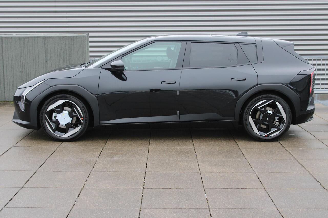 KIA EV4 Plus Advanced 58.3 kWh Navi / Camera / Panoramadak / Direct uit voorraad leverbaar