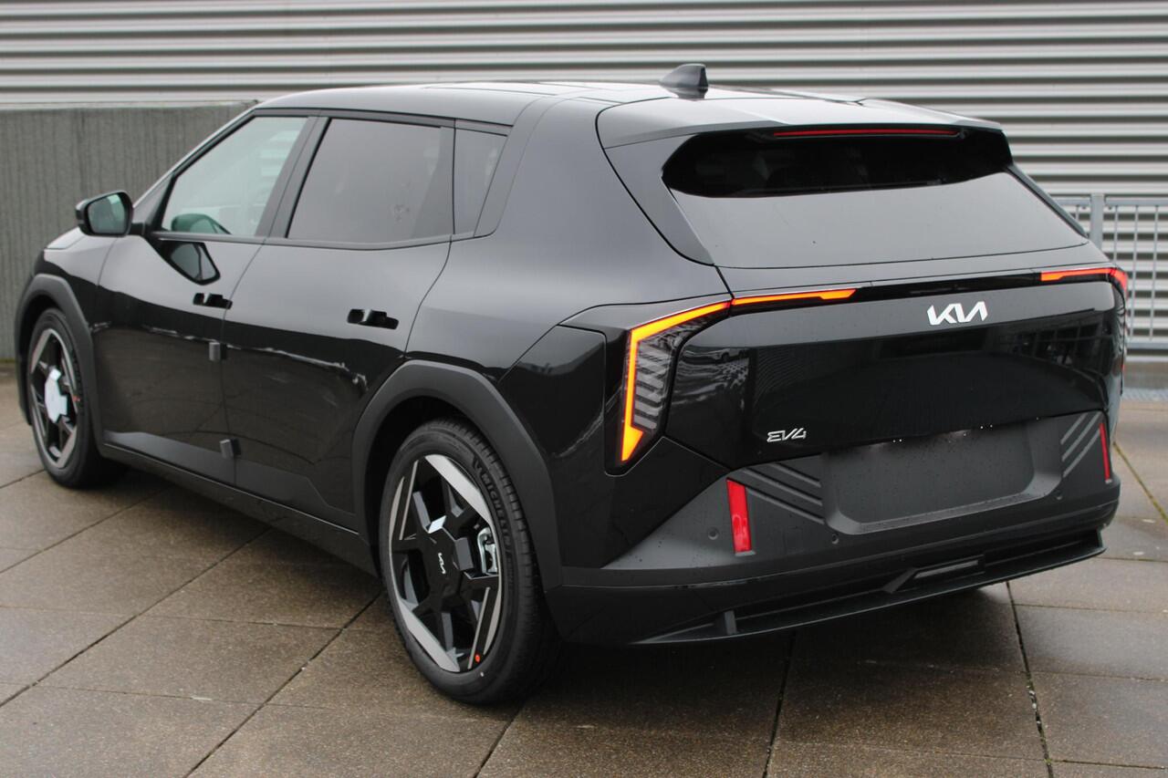 KIA EV4 Plus Advanced 58.3 kWh Navi / Camera / Panoramadak / Direct uit voorraad leverbaar