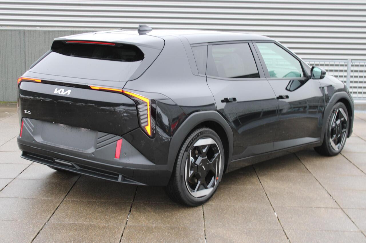 KIA EV4 Plus Advanced 58.3 kWh Navi / Camera / Panoramadak / Direct uit voorraad leverbaar