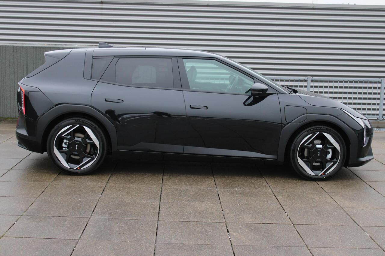 KIA EV4 Plus Advanced 58.3 kWh Navi / Camera / Panoramadak / Direct uit voorraad leverbaar