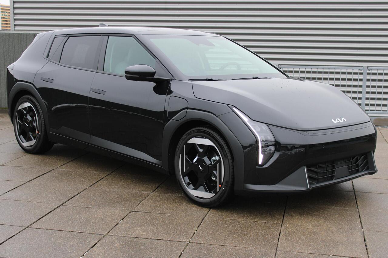 KIA EV4 Plus Advanced 58.3 kWh Navi / Camera / Panoramadak / Direct uit voorraad leverbaar