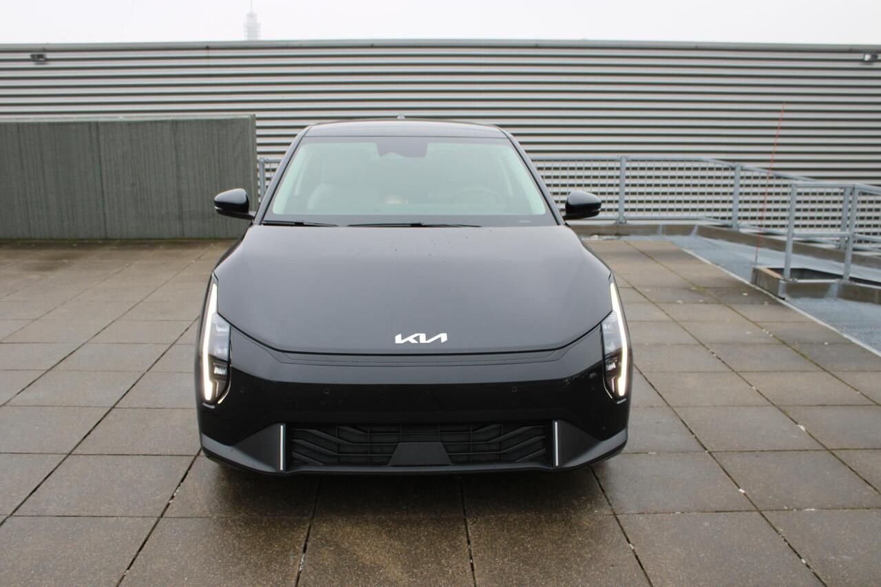 KIA EV4 Plus Advanced 58.3 kWh Navi / Camera / Panoramadak / Direct uit voorraad leverbaar