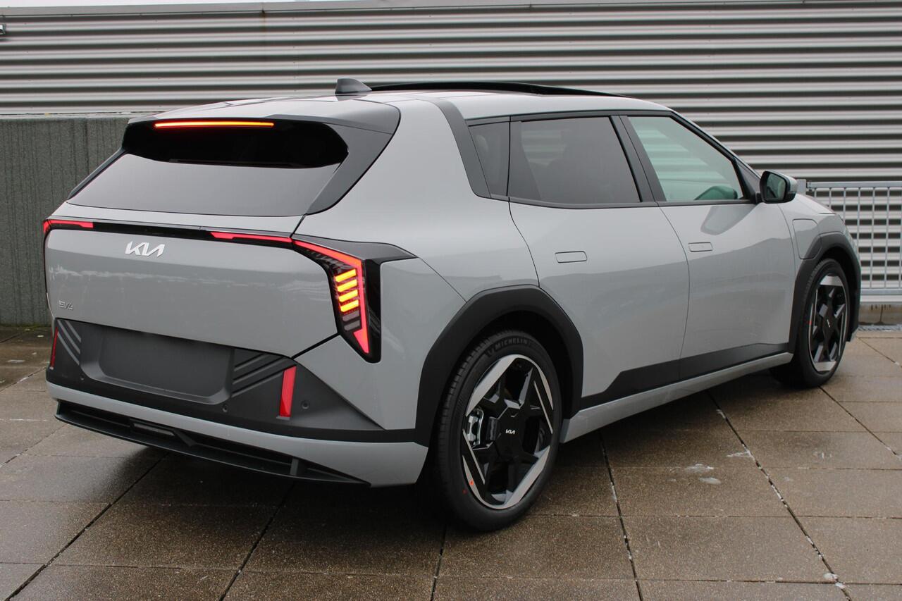 KIA EV4 Plus Advanced 58.3 kWh Camera / carplay / Panoramadak / direct uit vooraad leverbaar