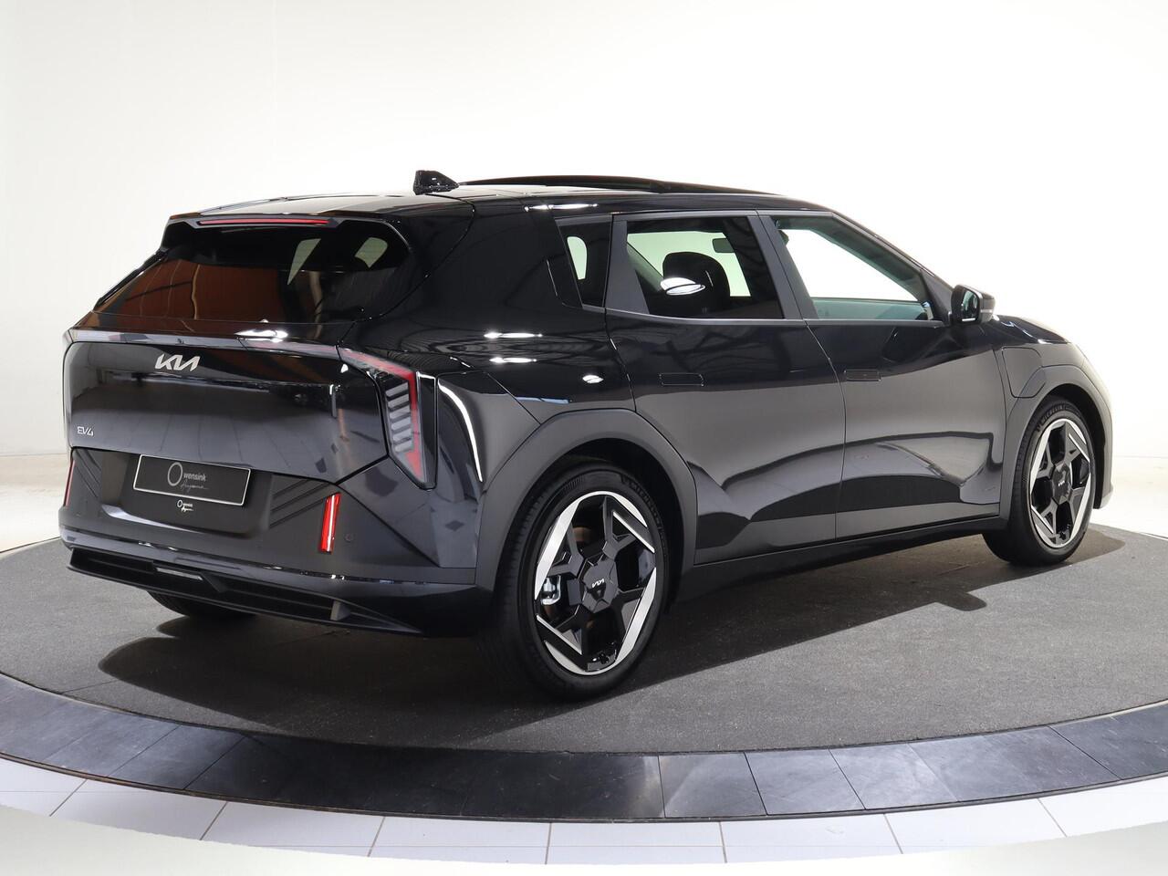 KIA EV4 Plus Advanced 81.4 kWh | Panoramaschuifdak | Verwarmbare achterbank | Harman Kardon | Privacy glass | Dodehoekassistentie |