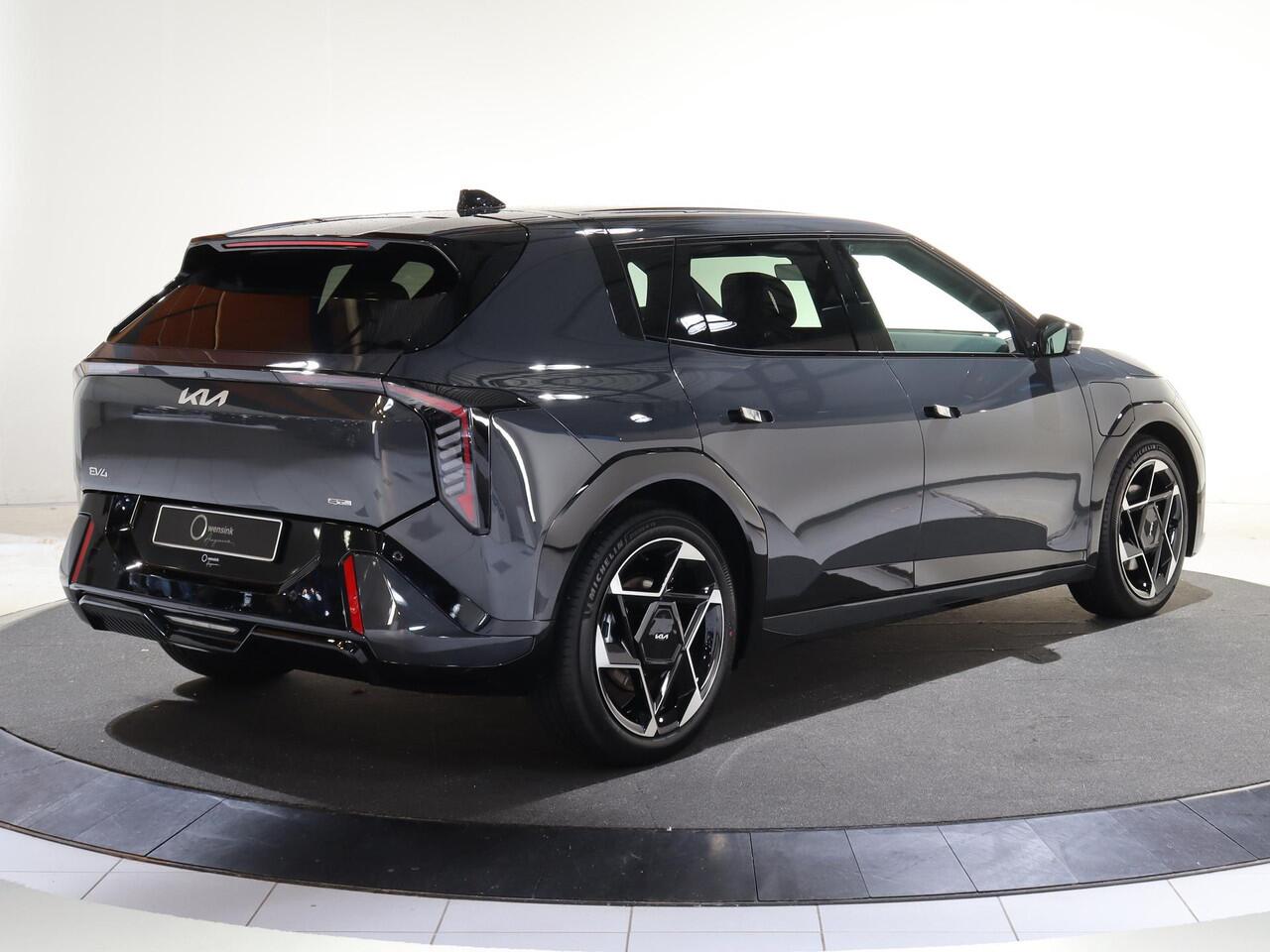 KIA EV4 GT-Line Business Edition 81.4 kWh | Adaptieve cruise control | Stoel- en stuurwielverwarming | Achteruitrijcamera | 19" LM velgen GT-Line | LED-koplampen |