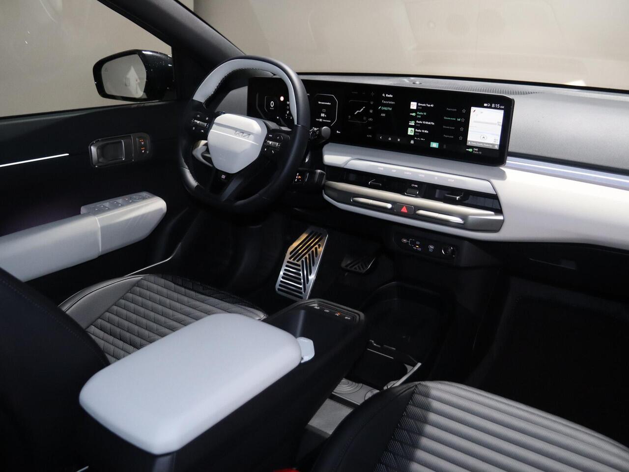 KIA EV4 GT-Line Business Edition 81.4 kWh | Adaptieve cruise control | Stoel- en stuurwielverwarming | Achteruitrijcamera | 19" LM velgen GT-Line | LED-koplampen |