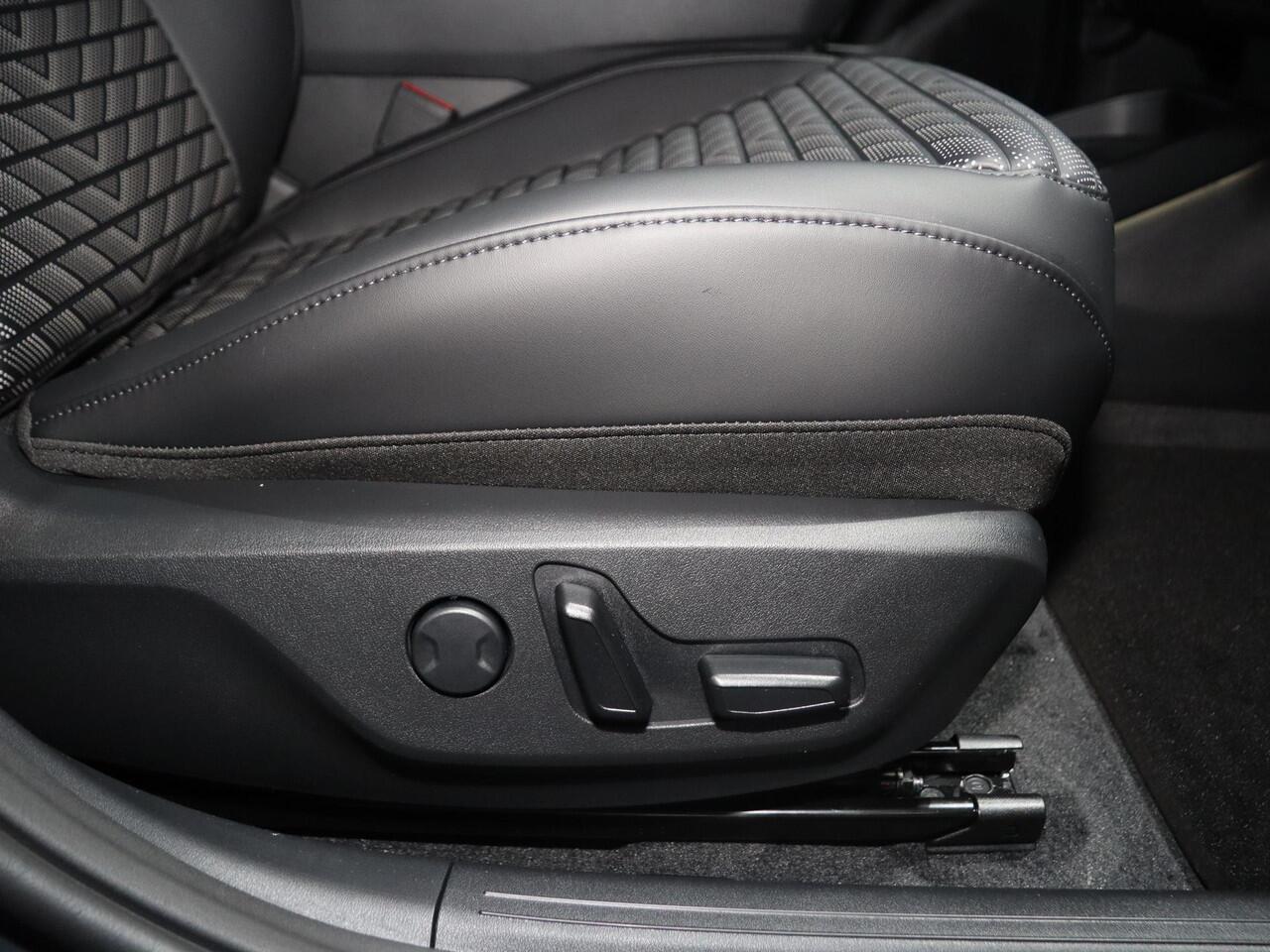 KIA EV4 GT-Line Business Edition 81.4 kWh | Adaptieve cruise control | Stoel- en stuurwielverwarming | Achteruitrijcamera | 19" LM velgen GT-Line | LED-koplampen |