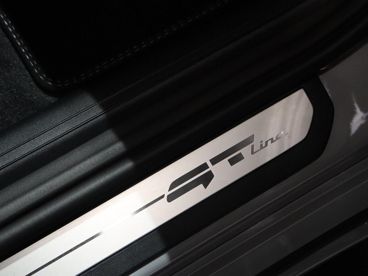 KIA EV4 GT-Line Business Edition 81.4 kWh | Adaptieve cruise control | Stoel- en stuurwielverwarming | Achteruitrijcamera | 19" LM velgen GT-Line | LED-koplampen |