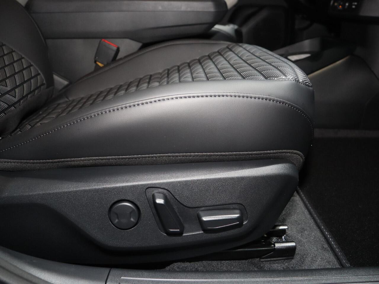 KIA EV4 GT-Line Business Edition 81.4 kWh | Adaptieve cruise control | Stoel- en stuurwielverwarming | Achteruitrijcamera | 19" LM velgen GT-Line | LED-koplampen |