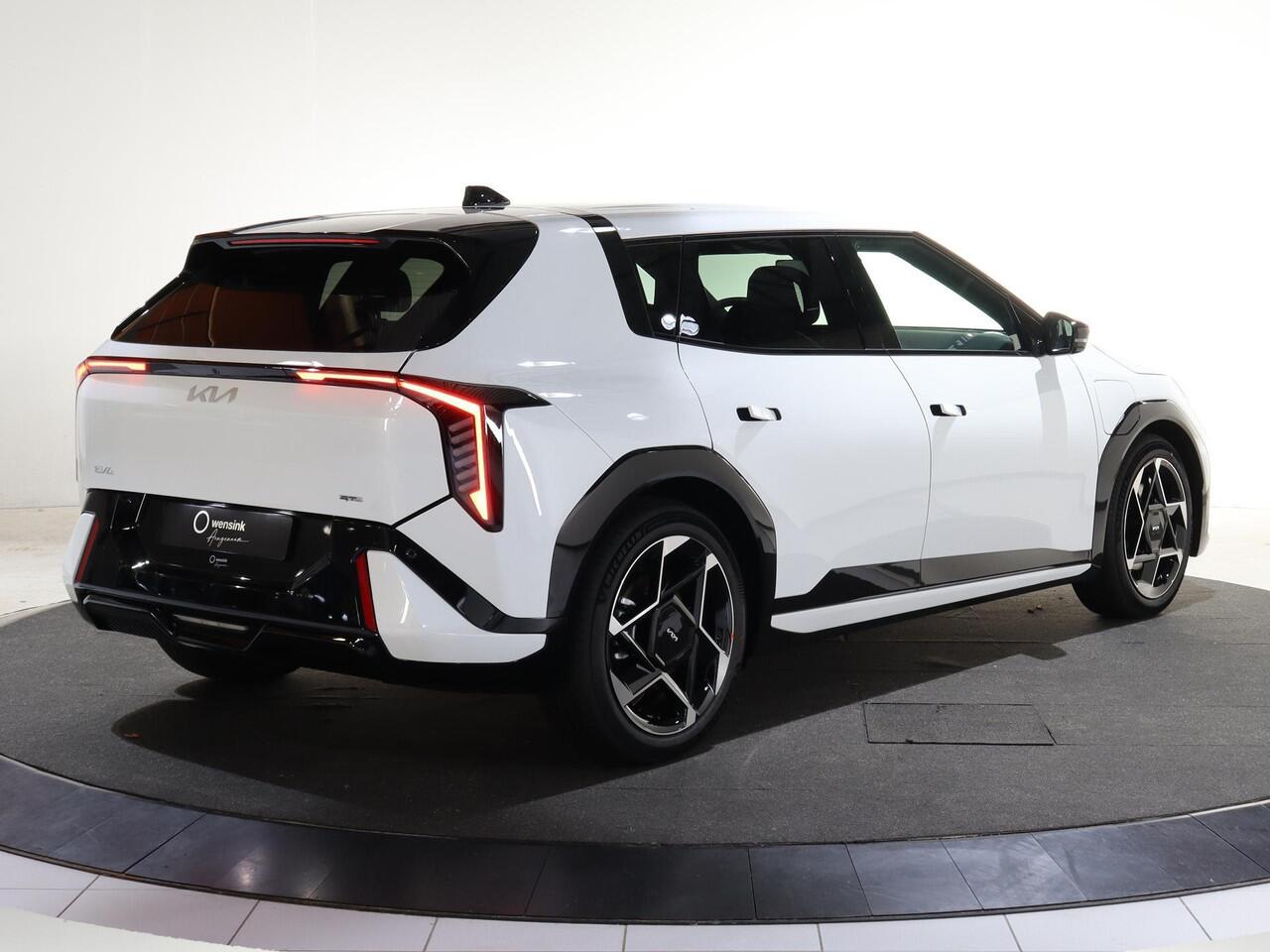 KIA EV4 GT-Line Business Edition 81.4 kWh | Adaptieve cruise control | Stoel- en stuurwielverwarming | Achteruitrijcamera | 19" LM velgen GT-Line | LED-koplampen |