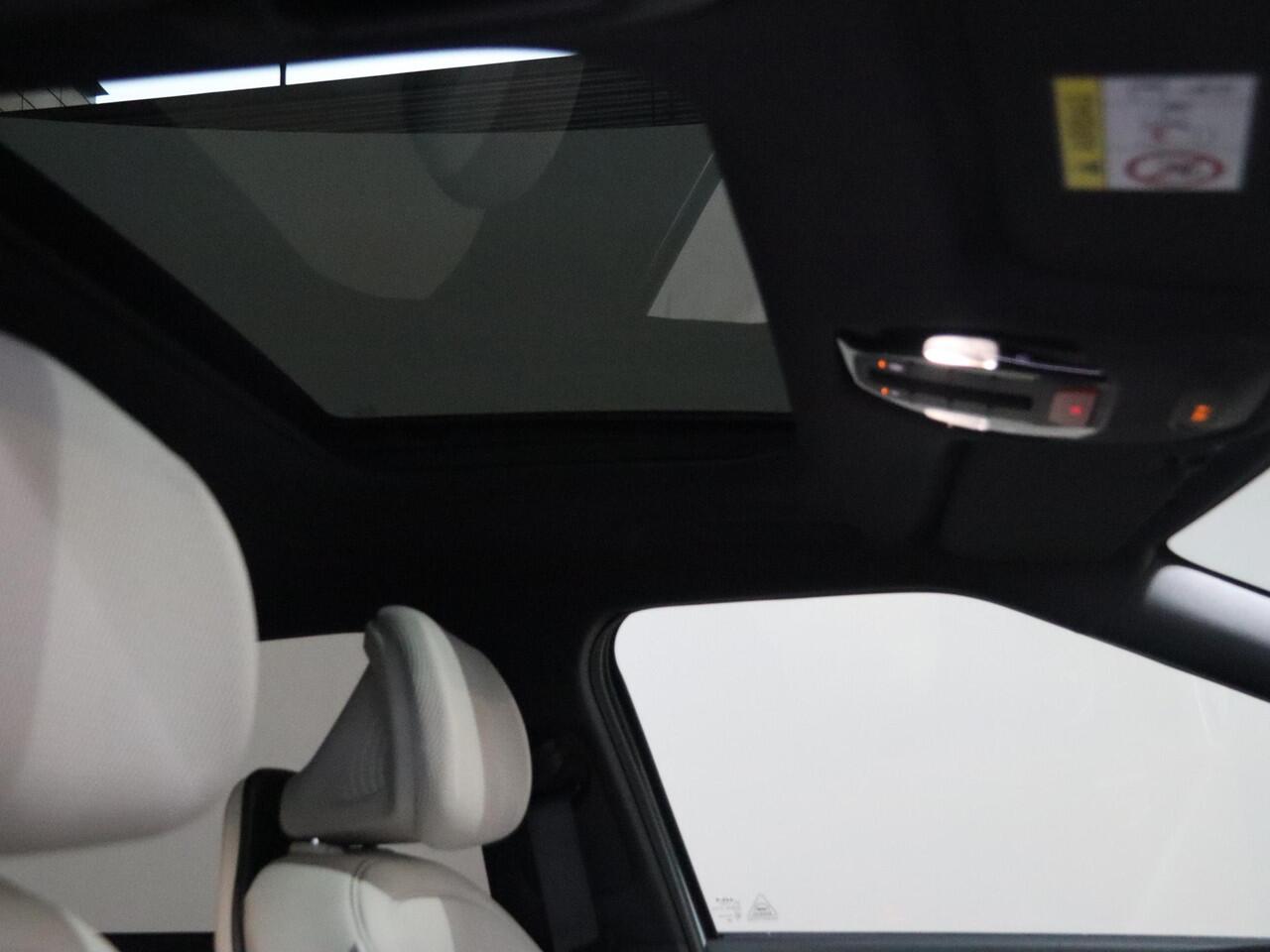 KIA EV4 GT-Line 81.4 kWh | Panoramaschuifdak | LED-Matrix | Harman Kardon | Elektrisch verstelbare voorstoelen | Verwarmbare achterbank