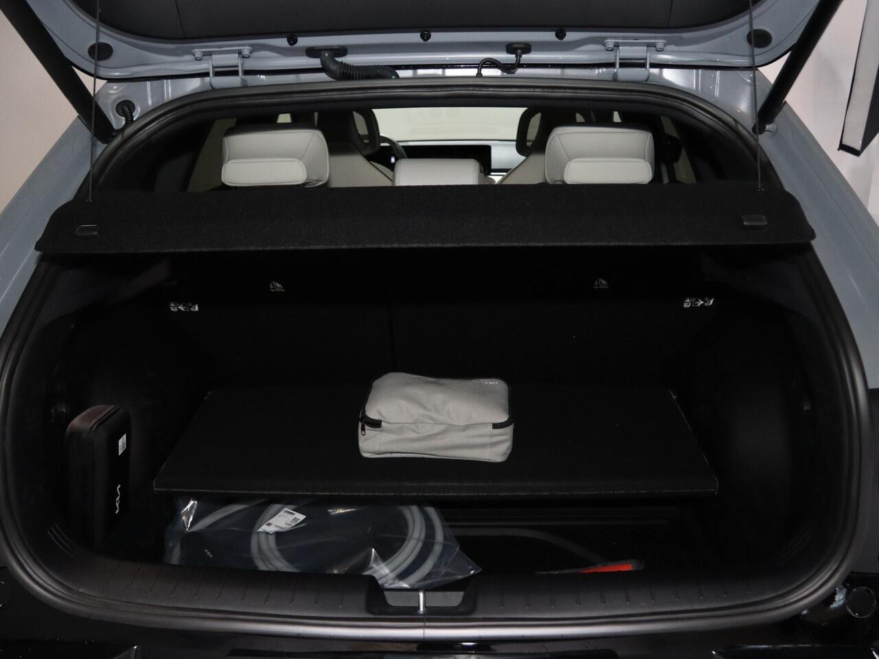 KIA EV4 GT-Line 81.4 kWh | Panoramaschuifdak | LED-Matrix | Harman Kardon | Elektrisch verstelbare voorstoelen | Verwarmbare achterbank