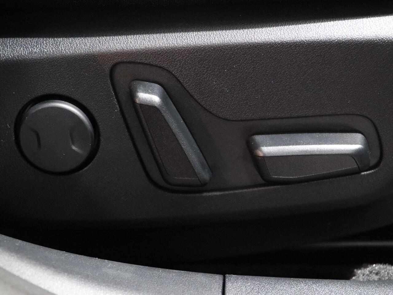 KIA EV4 GT-Line 81.4 kWh | Panoramaschuifdak | LED-Matrix | Harman Kardon | Elektrisch verstelbare voorstoelen | Verwarmbare achterbank