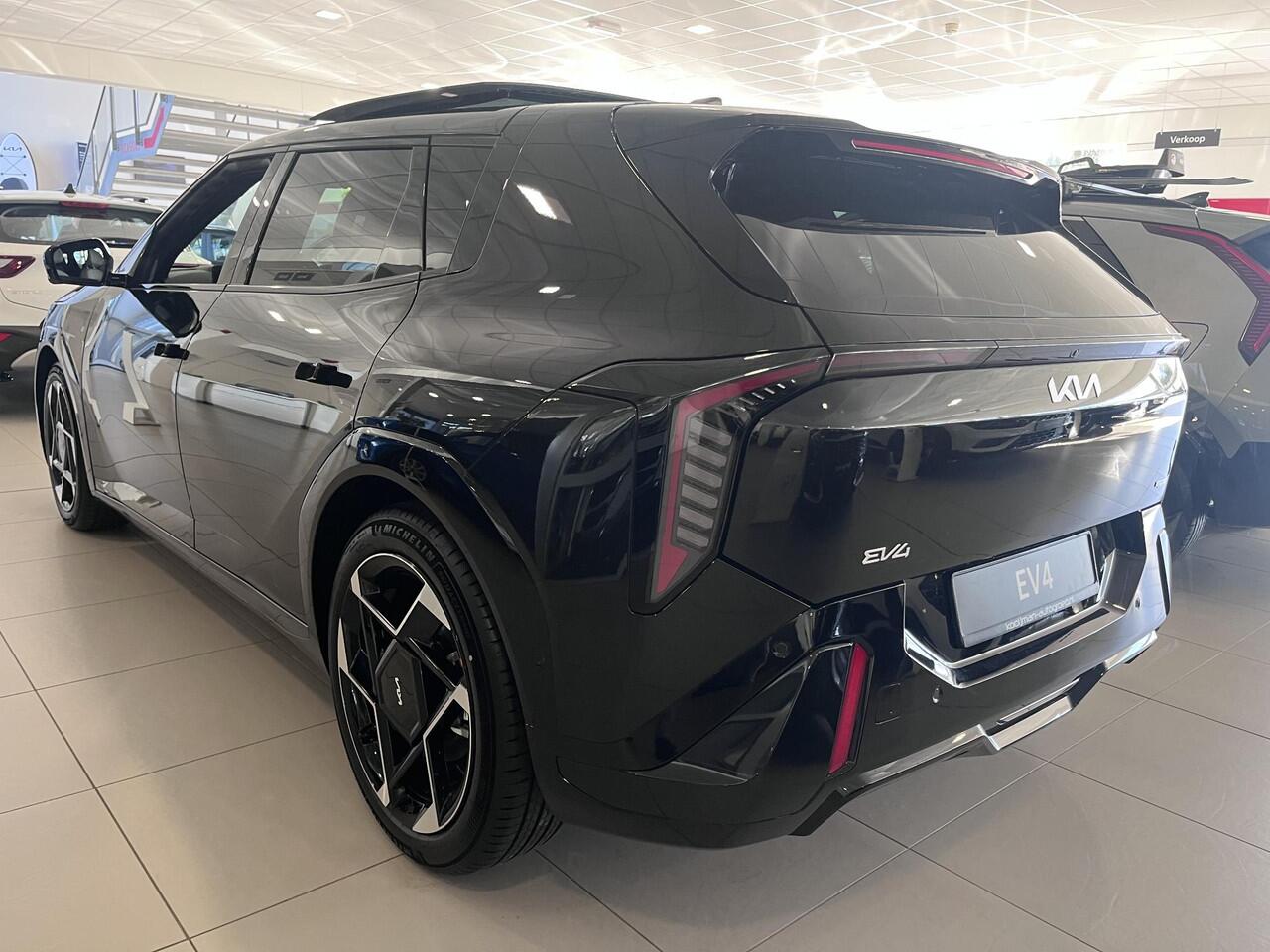 KIA EV4 GT-PlusLine 81.4 kWh NU OP VOORRAAD!! BEL ONS VOOR SCHERPE OFERTE!! INRUIL VOORDEEL ¤ 2000,-!!