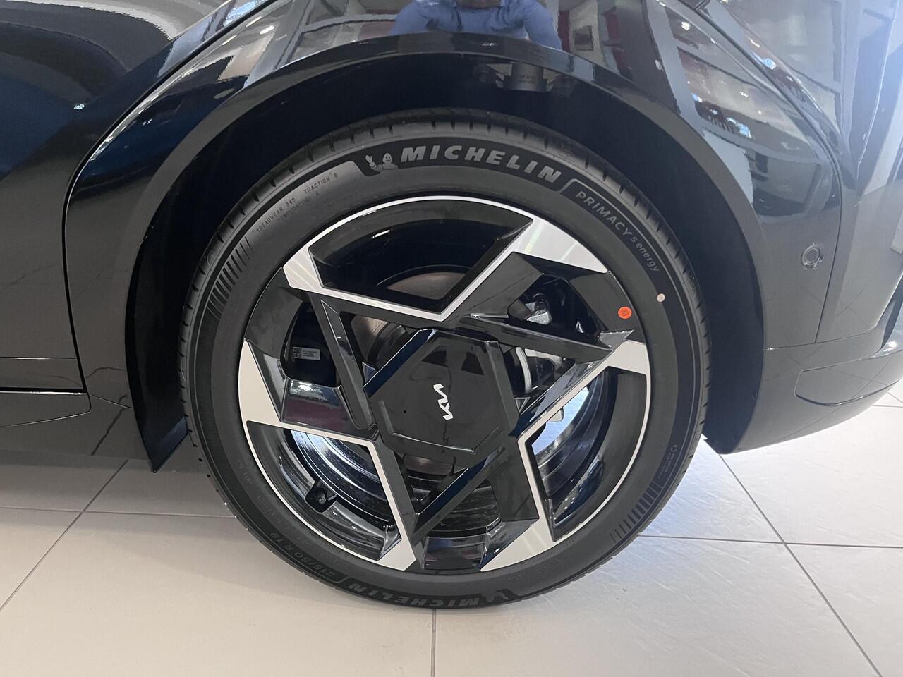 KIA EV4 GT-PlusLine 81.4 kWh NU OP VOORRAAD!! BEL ONS VOOR SCHERPE OFERTE!! INRUIL VOORDEEL ¤ 2000,-!!