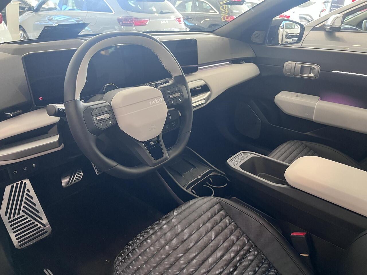 KIA EV4 GT-PlusLine 81.4 kWh NU OP VOORRAAD!! BEL ONS VOOR SCHERPE OFERTE!! INRUIL VOORDEEL ¤ 2000,-!!