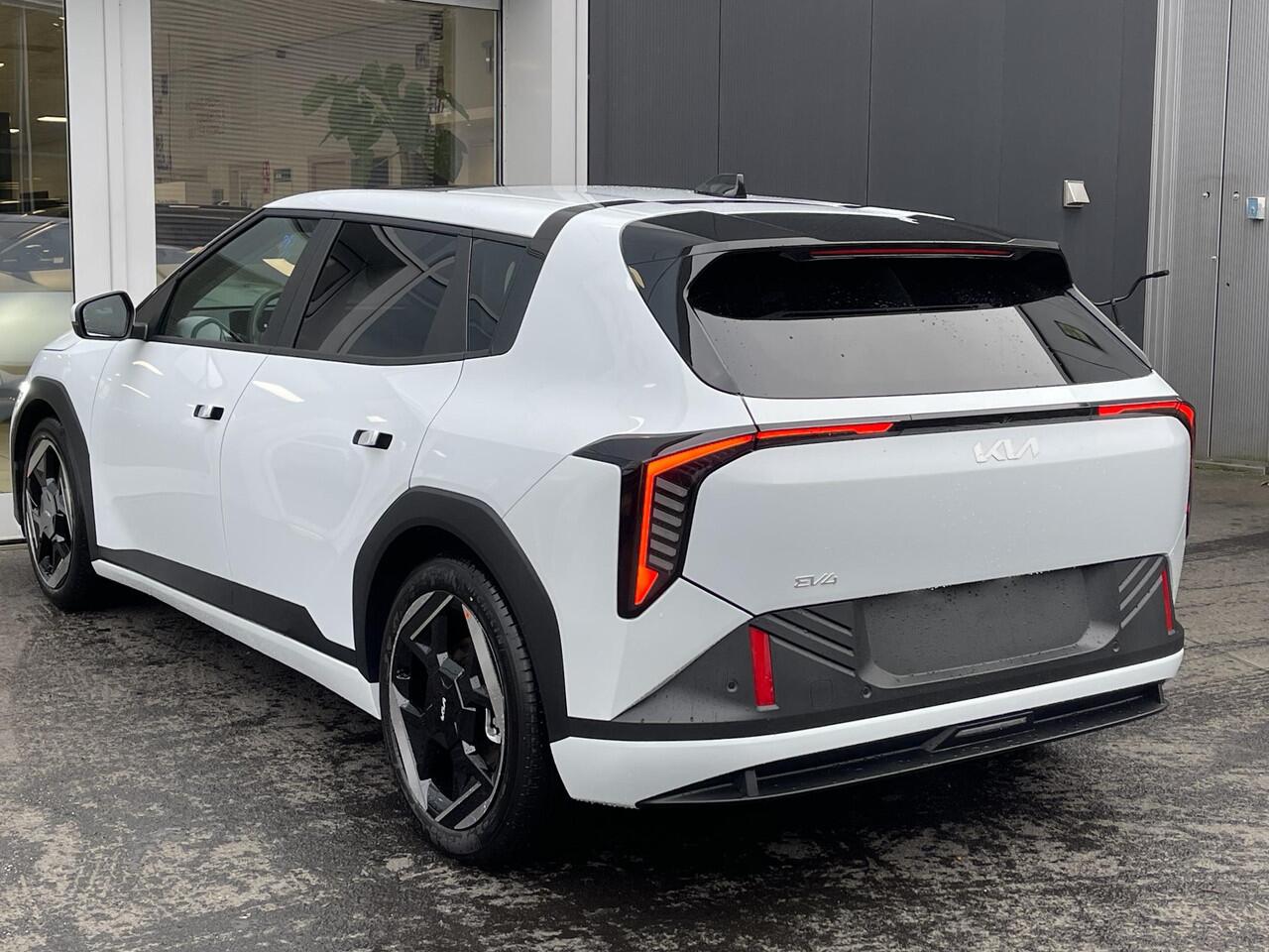 KIA EV4 Plus Advanced 58.3 kWh Nu extra scherp geprijsd! Rijklaar vanaf ¤. 37.695,= incl. inruilpremie