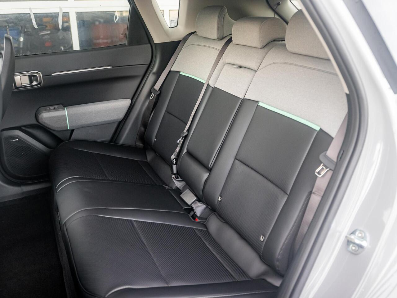 KIA EV4 Plus Advanced 58.3 kWh | Direct beschikbaar ! | Leder | Pano dak| 19" velgen |