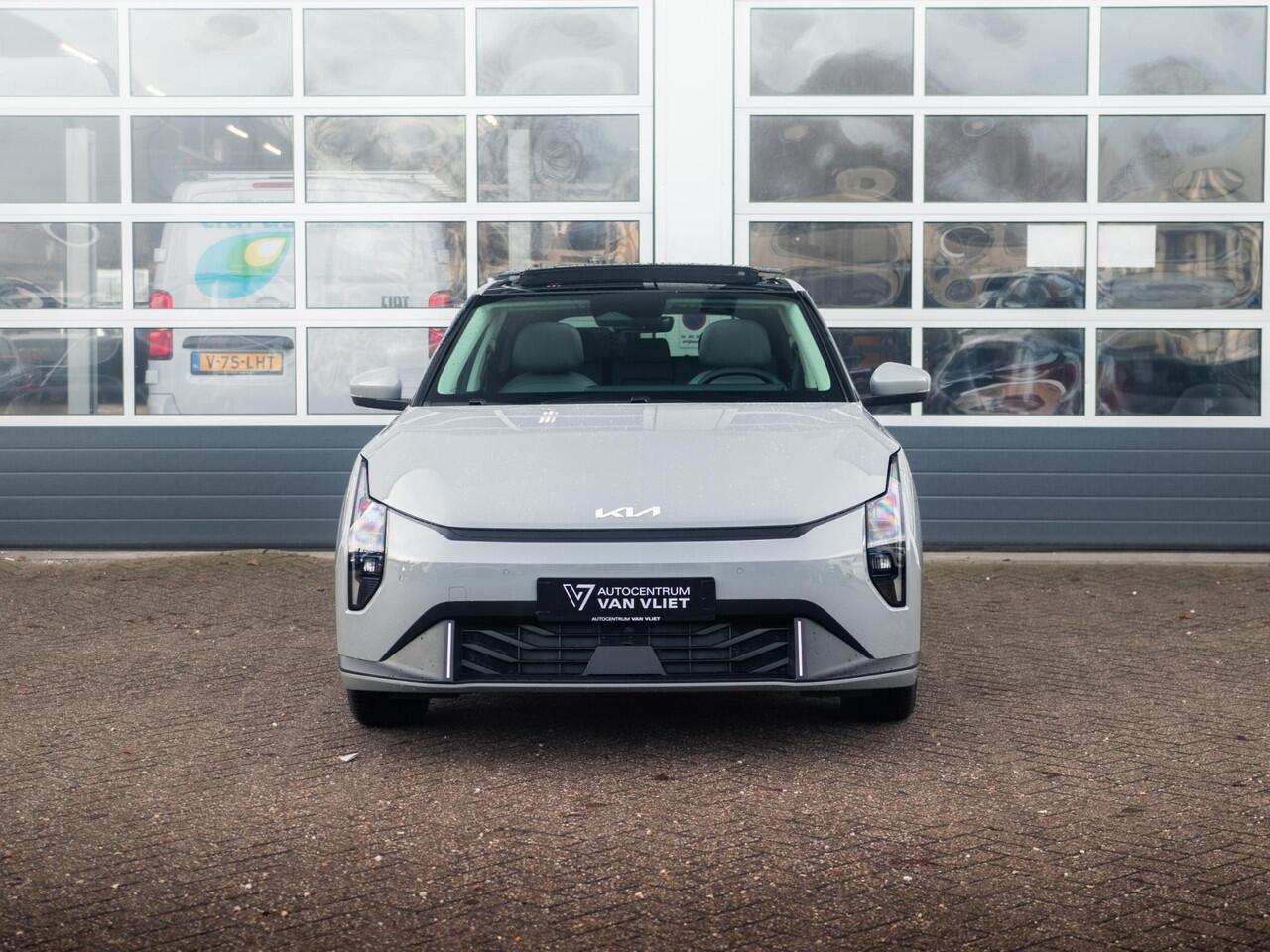 KIA EV4 Plus Advanced 58.3 kWh | Direct beschikbaar ! | Leder | Pano dak| 19" velgen |