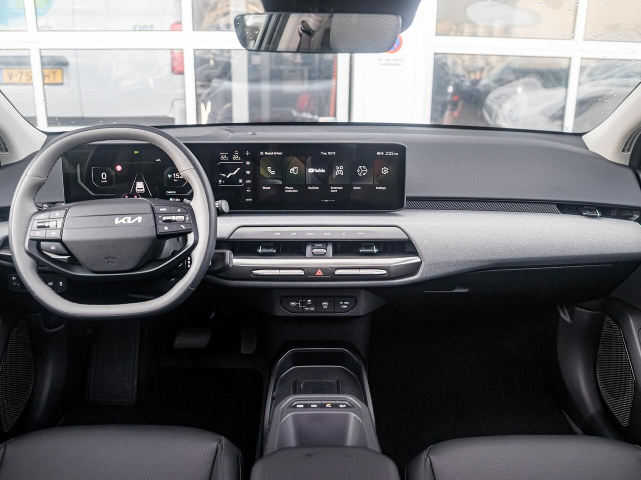KIA EV4 Plus Advanced 58.3 kWh | Direct beschikbaar ! | Leder | Pano dak| 19" velgen |