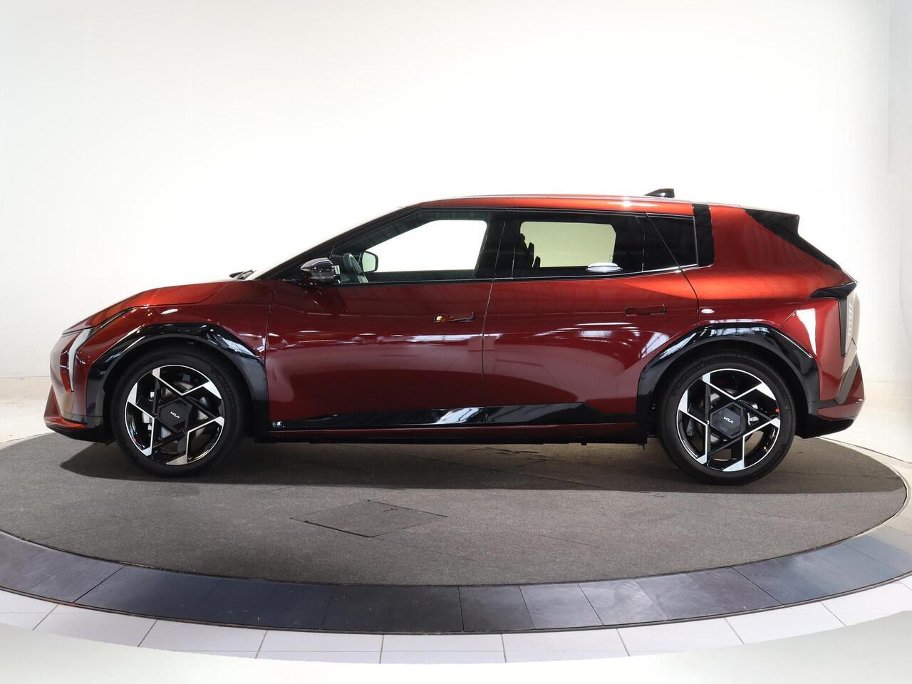 KIA EV4 GT-Line Business Edition 81.4 kWh | Adaptieve cruise control | Stoel- en stuurwielverwarming | Achteruitrijcamera | 19" LM velgen GT-Line | LED-koplampen |