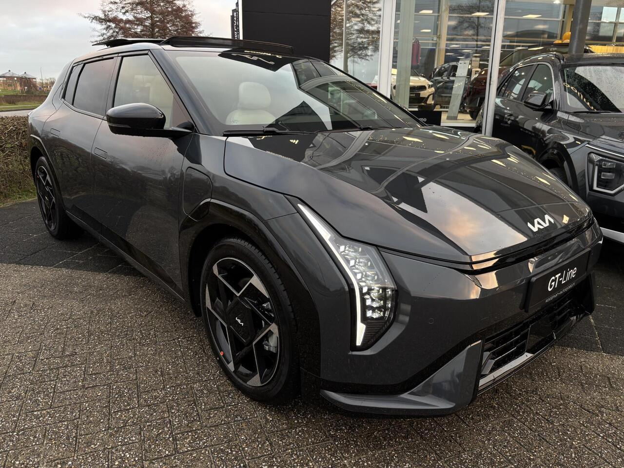 KIA EV4 GT-Line 81.4 kWh Uit Voorraad Leverbaar!!, Voorraadkorting!, Complete Uitvoering!, Incl. Inruilpremie, Enz...