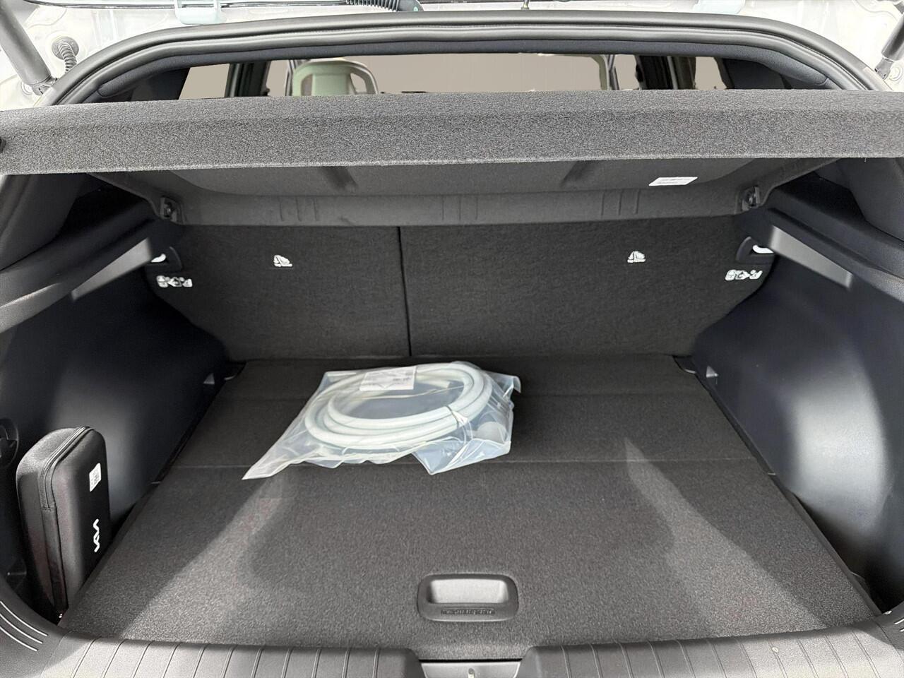 KIA EV4 GT-Line 81.4 kWh | Panoramaschuifdak | LED-Matrix | Harman Kardon | Elektrisch verstelbare voorstoelen | Verwarmbare achterbank