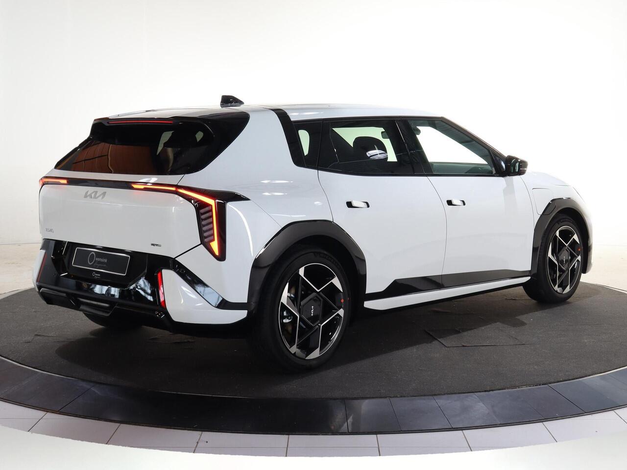 KIA EV4 GT-Line Business Edition 81.4 kWh | Adaptieve cruise control | Stoel- en stuurwielverwarming | Achteruitrijcamera | 19" LM velgen GT-Line | LED-koplampen |