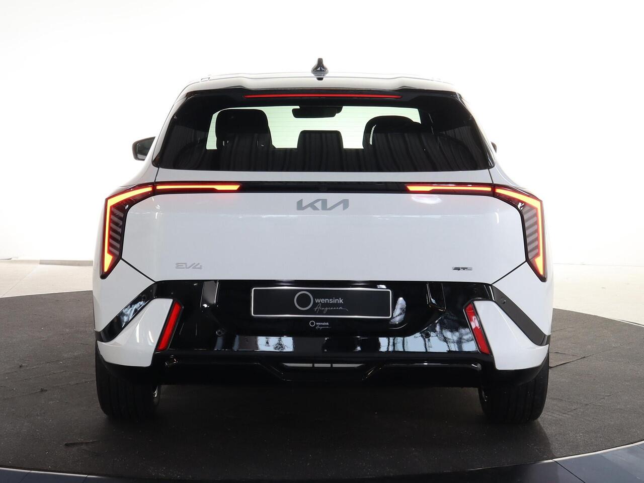 KIA EV4 GT-Line Business Edition 81.4 kWh | Adaptieve cruise control | Stoel- en stuurwielverwarming | Achteruitrijcamera | 19" LM velgen GT-Line | LED-koplampen |