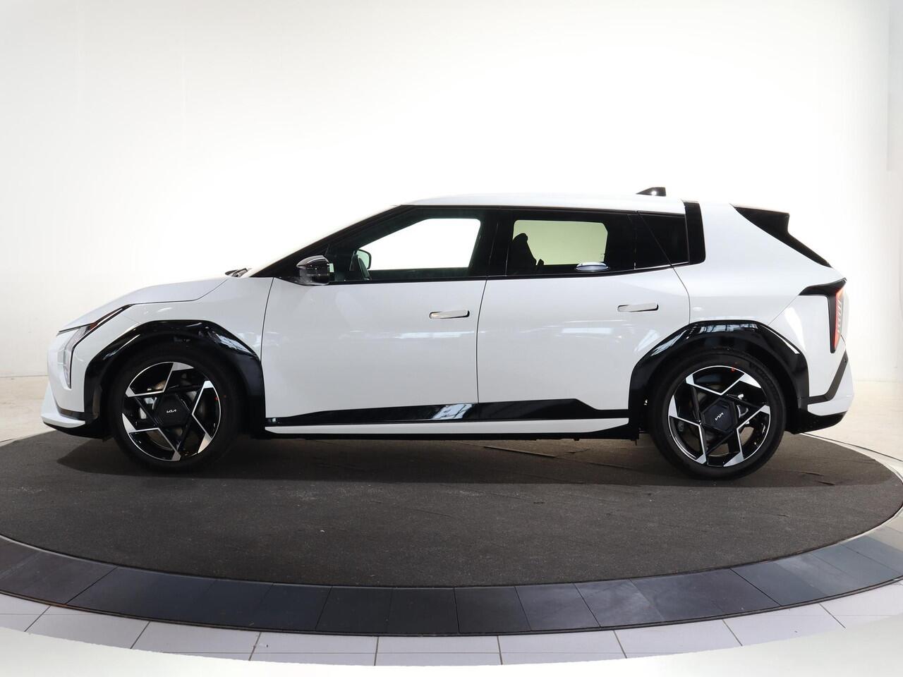 KIA EV4 GT-Line Business Edition 81.4 kWh | Adaptieve cruise control | Stoel- en stuurwielverwarming | Achteruitrijcamera | 19" LM velgen GT-Line | LED-koplampen |