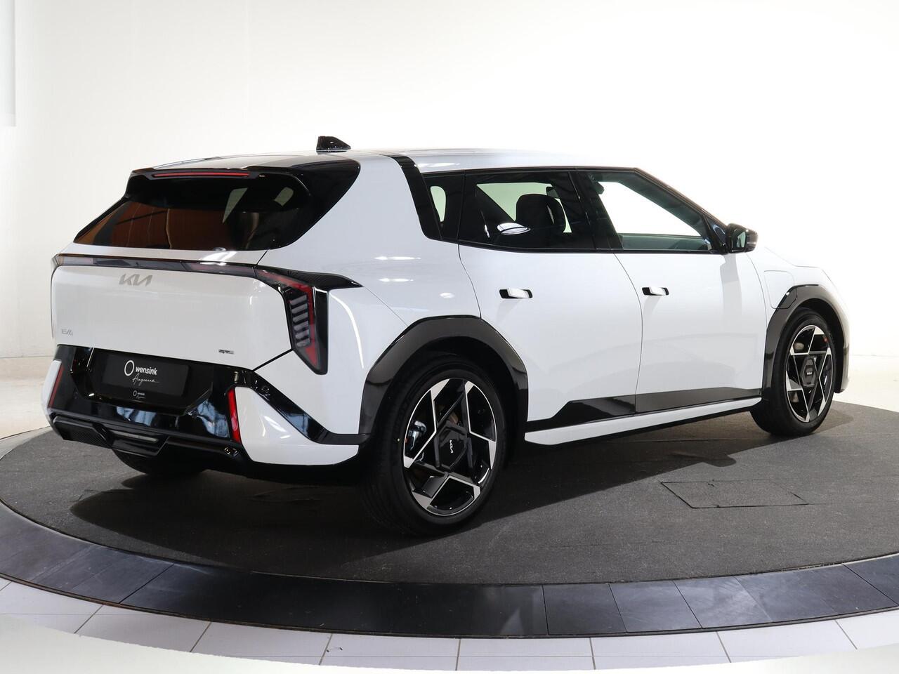 KIA EV4 GT-Line Business Edition 81.4 kWh | Adaptieve cruise control | Stoel- en stuurwielverwarming | Achteruitrijcamera | 19" LM velgen GT-Line | LED-koplampen |