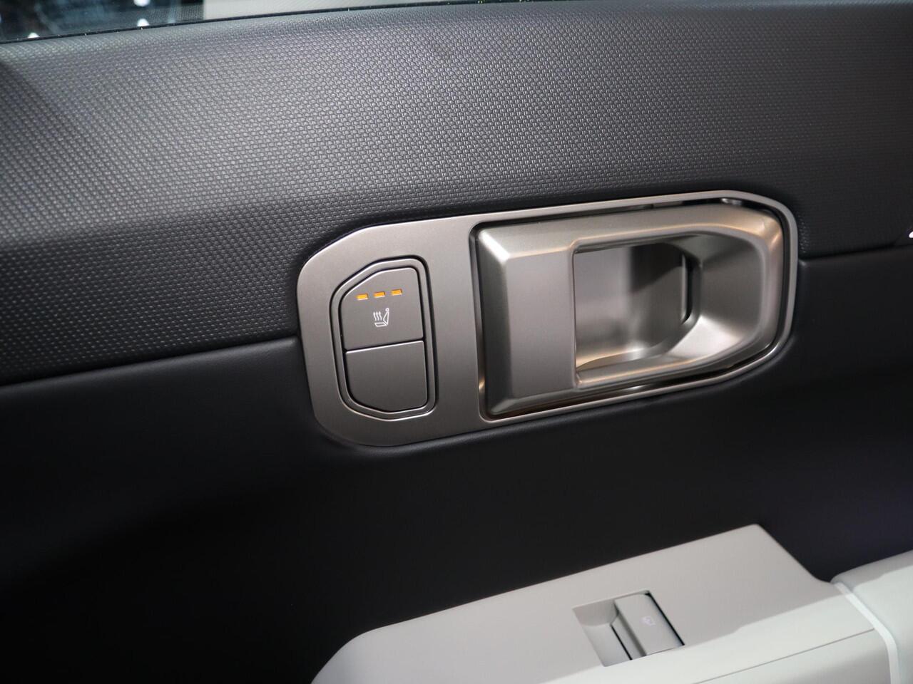 KIA EV4 GT-Line Business Edition 81.4 kWh | Adaptieve cruise control | Stoel- en stuurwielverwarming | Achteruitrijcamera | 19" LM velgen GT-Line | LED-koplampen |